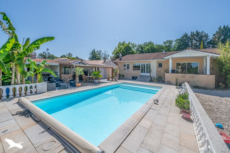 Vente Maison LE PIAN MEDOC - 5 pièces -152 m² - (33290)