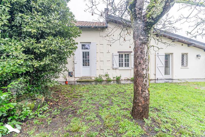 Vente Maison LE TAILLAN MEDOC - 5 pièces -109 m² - (33320)