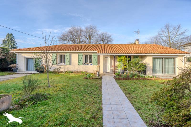 Vente Maison LE PIAN MEDOC - 5 pièces -130 m² - (33290)