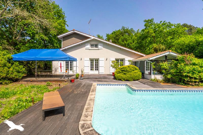 Vente Maison LE PIAN MEDOC - 6 pièces -172 m² - (33290)