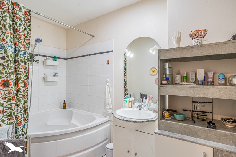 Vente Appartement BORDEAUX - 2 pièces -42 m² - (33300)