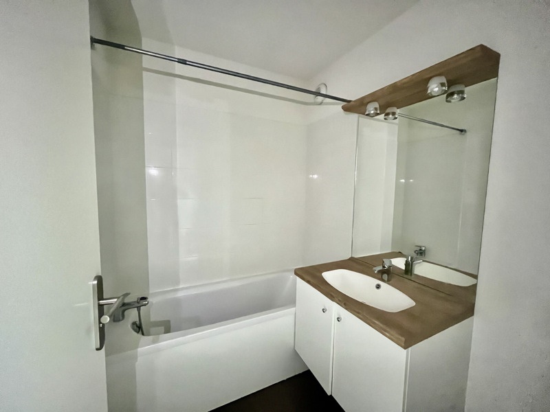 Vente Appartement LE HAILLAN - 3 pièces -64 m² - (33185)
