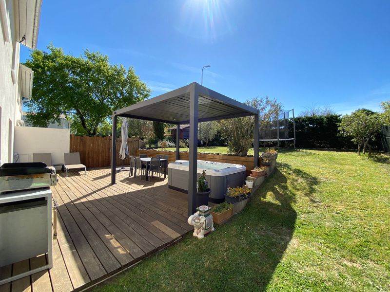 Vente Maison EYSINES - 5 pièces -100 m² - (33320)