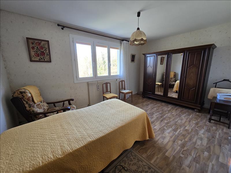Vente Maison JONZAC - 4 pièces -95 m² - (17500)