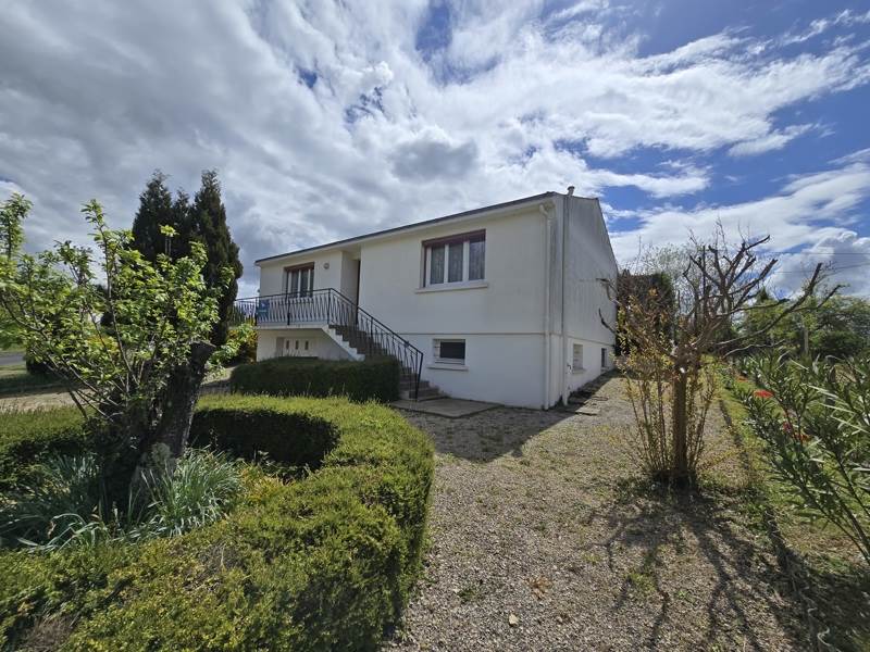 Vente Maison JONZAC - 4 pièces -95 m² - (17500)