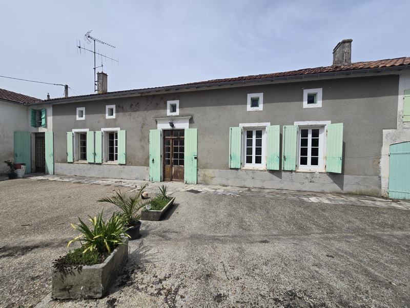 Vente Maison ST CIERS CHAMPAGNE - 3 pièces -95 m² - (17520)