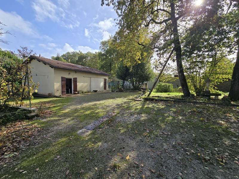 Vente Terrain ST GERMAIN DE LUSIGNAN - -2555 m² - (17500)