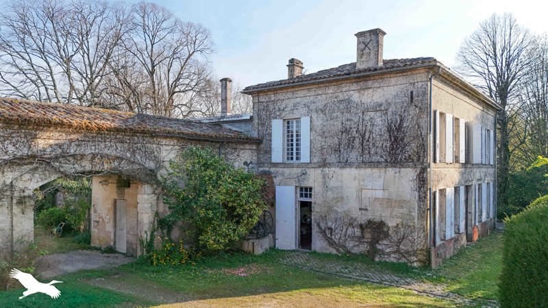 Vente Maison JONZAC - 9 pièces -277 m² - (17500)