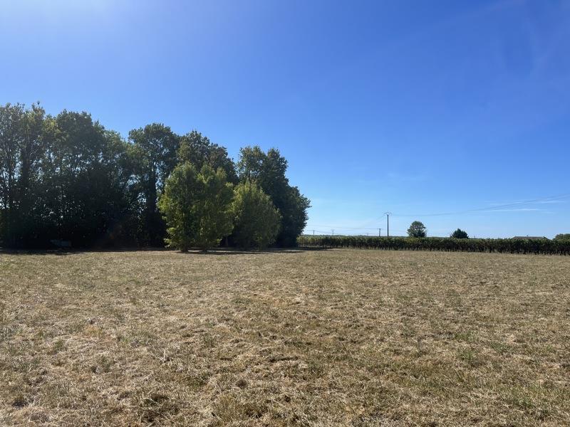 Terrain à vendre · à Jonzac · 35 000 €
