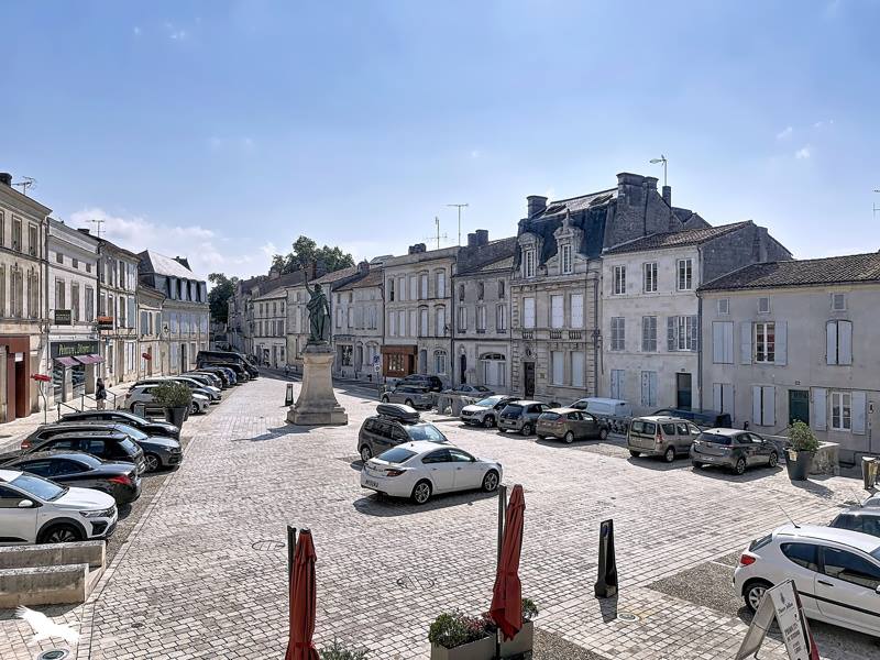 Vente Immeuble JONZAC - -  201 m² - (17500)