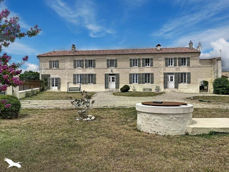 Vente Maison MORTIERS - 8 pièces -369 m² - (17500)