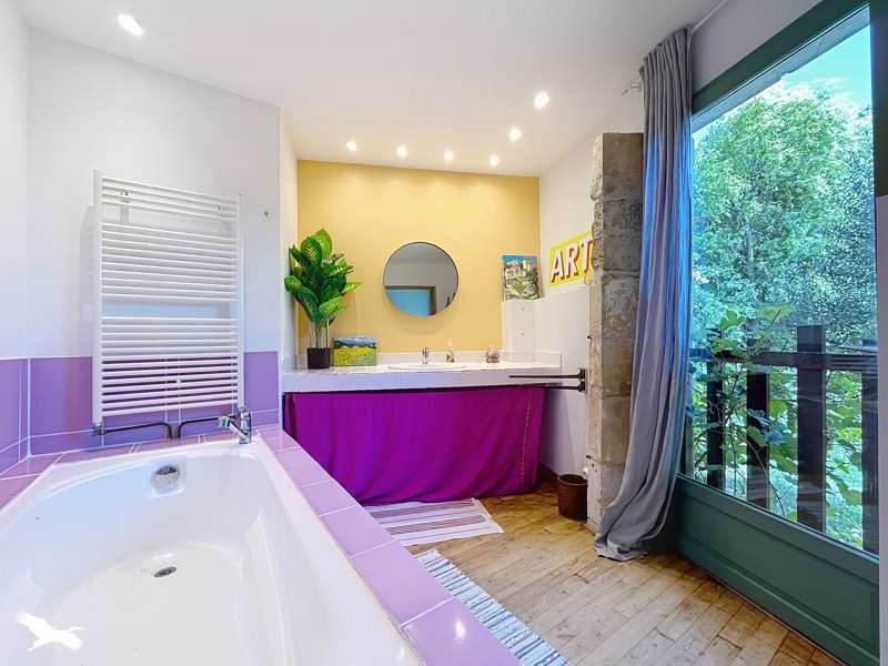 Vente Maison MOSNAC - 6 pièces -208 m² - (17240)