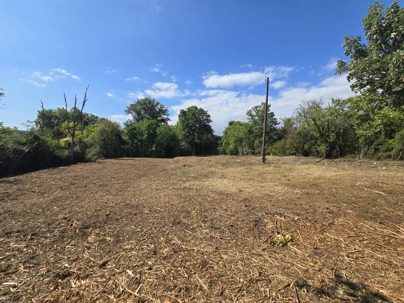 Terrain à vendre · à Jonzac · 47 000 €