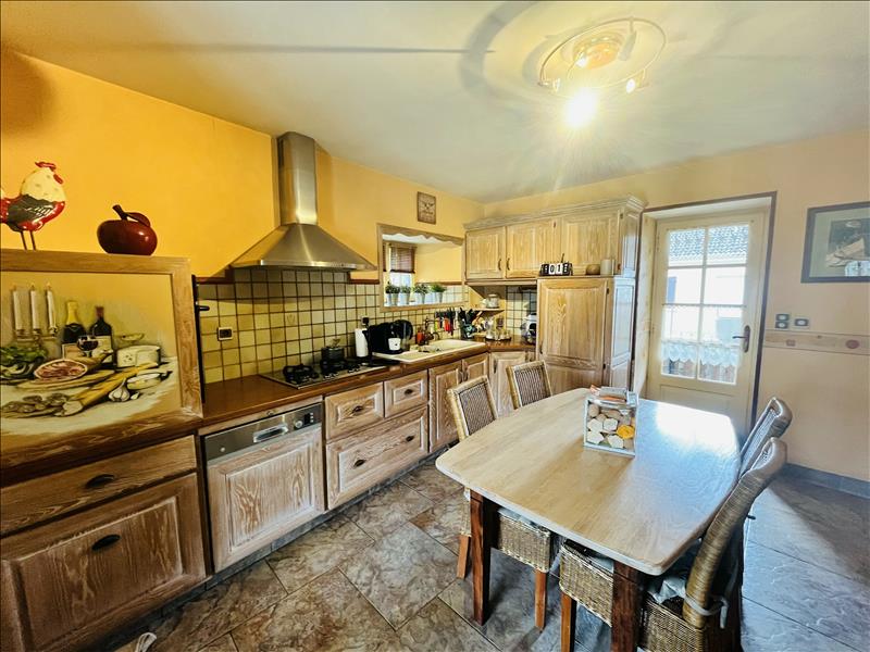 Vente Maison TERRASSON LAVILLEDIEU - 6 pièces -130 m² - (24120)