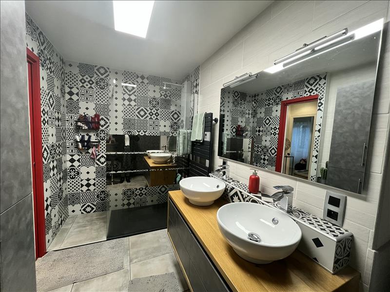 Vente Maison TERRASSON LAVILLEDIEU - 6 pièces -130 m² - (24120)