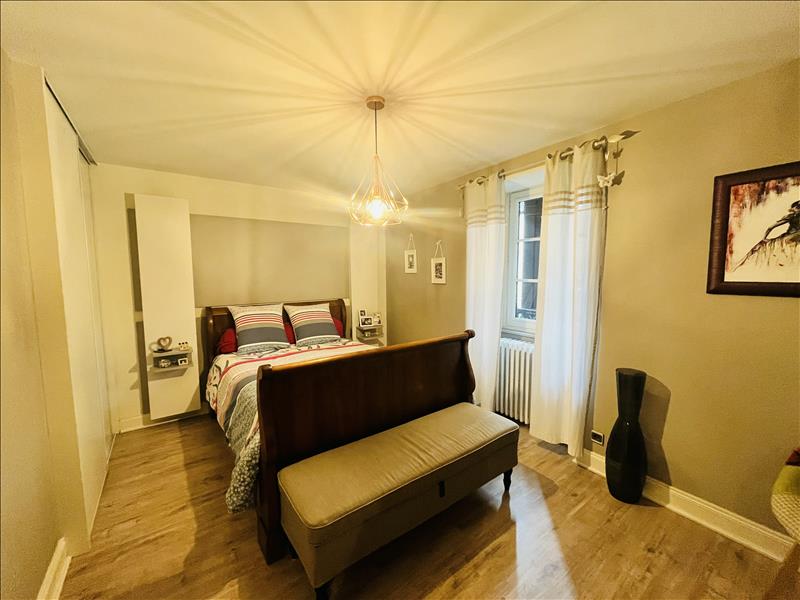 Vente Maison TERRASSON LAVILLEDIEU - 6 pièces -130 m² - (24120)