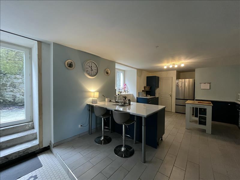 Vente Maison TERRASSON LAVILLEDIEU - 8 pièces -251 m² - (24120)