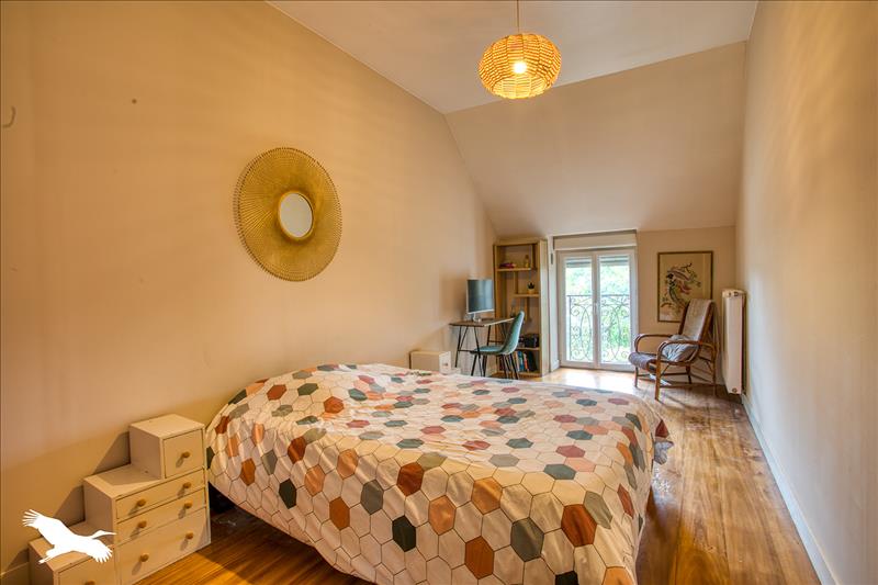 Vente Maison TERRASSON LAVILLEDIEU - 8 pièces -203 m² - (24120)