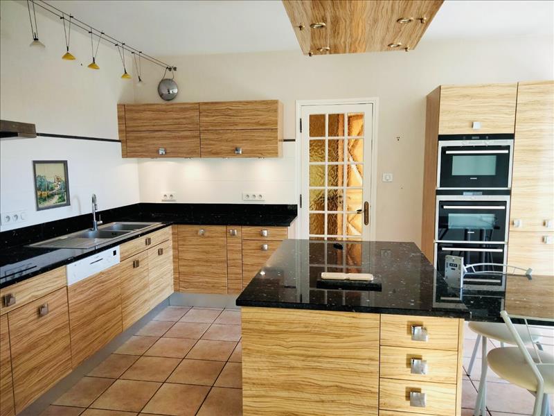 Vente Maison CUBLAC - 7 pièces -209 m² - (19520)