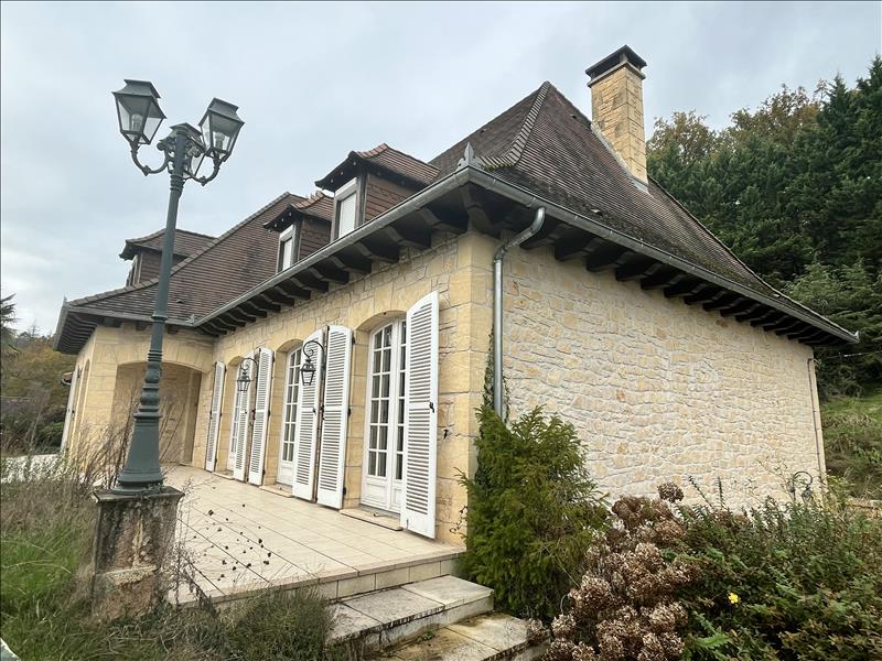 Vente Maison CUBLAC - 7 pièces -209 m² - (19520)