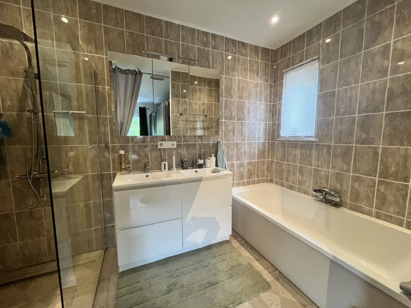 Vente Maison LES COTEAUX PERIGOURDINS - 10 pièces -210 m² - (24120)