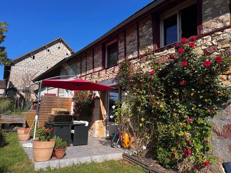 Vente Maison CUBLAC - 9 pièces -155 m² - (19520)