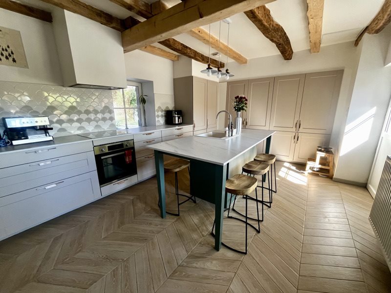 Vente Maison ST PANTALEON DE LARCHE - 6 pièces -138 m² - (19600)