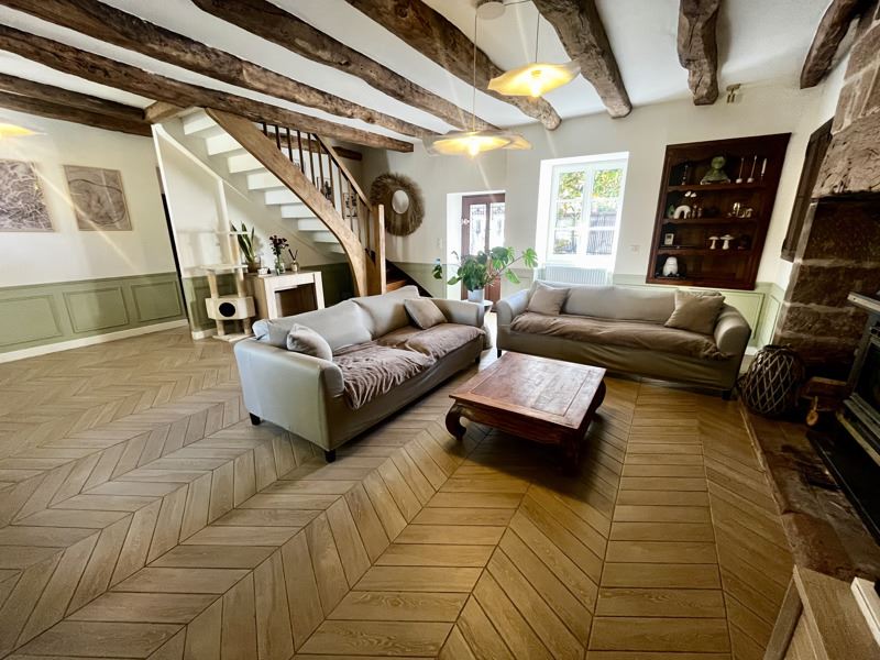 Vente Maison ST PANTALEON DE LARCHE - 6 pièces -138 m² - (19600)