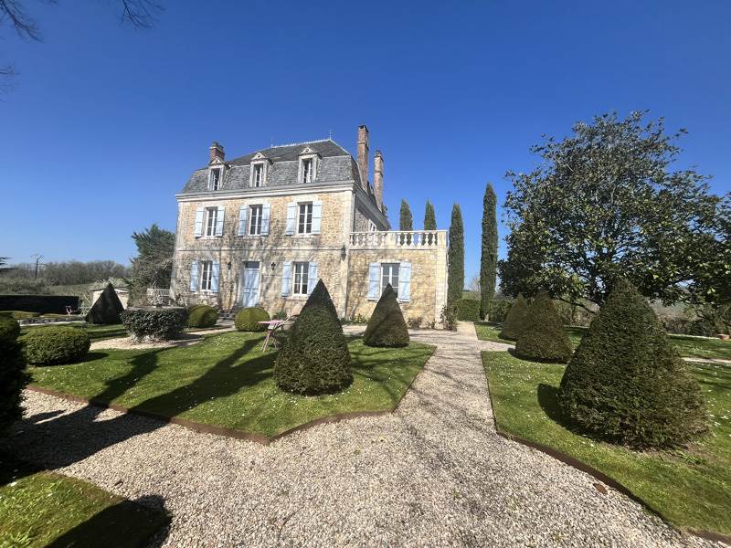 Vente Maison BRIGNAC LA PLAINE - 9 pièces -235 m² - (19310)