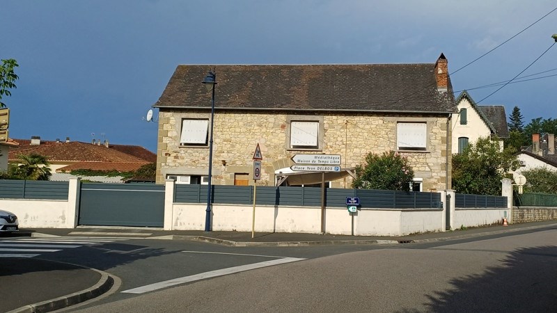 Vente Maison TERRASSON LAVILLEDIEU - 5 pièces -135 m² - (24120)