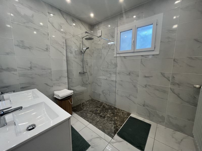Vente Maison LA FEUILLADE - 7 pièces -255 m² - (24120)