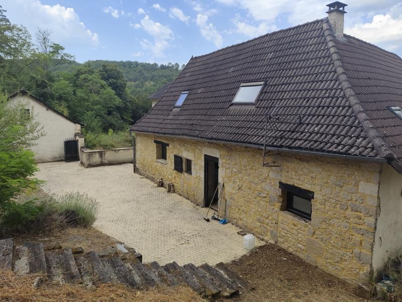 Vente Maison TERRASSON LAVILLEDIEU - 5 pièces -137 m² - (24120)
