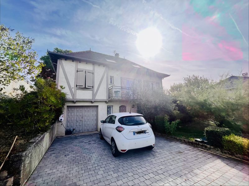 Vente Maison Larche - 7 pièces -137 m² - (19600)