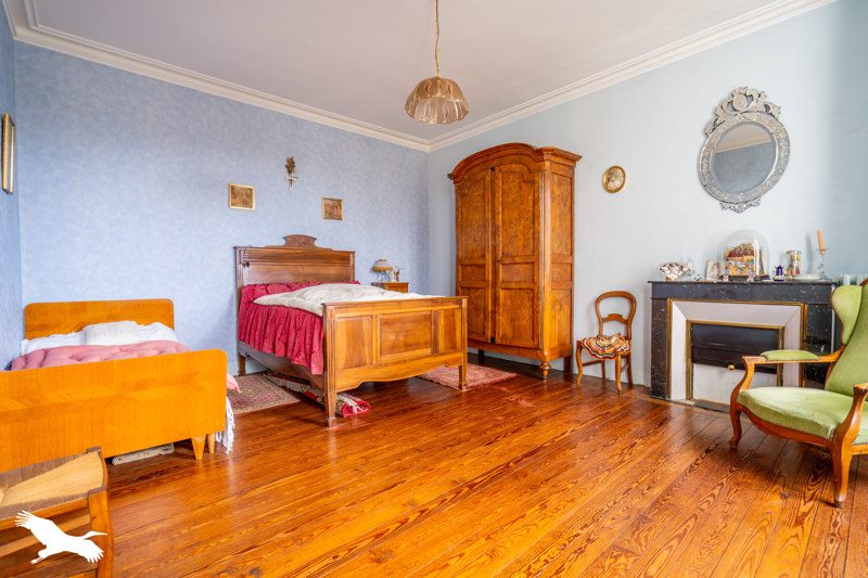 Vente Maison LANDIRAS - 8 pièces -212 m² - (33720)