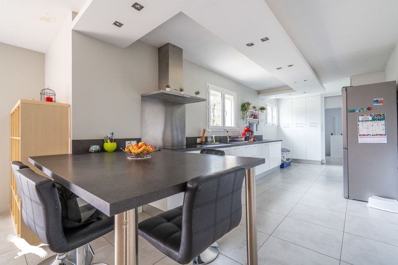 Vente Maison SAUCATS - 6 pièces -150 m² - (33650)