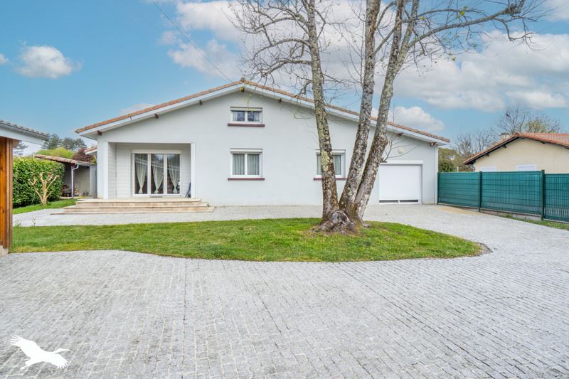 Vente Maison ST MEDARD D EYRANS - 7 pièces -167 m² - (33650)