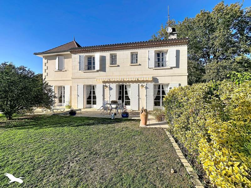 Vente Maison La Brède - 8 pièces -184 m² - (33650)