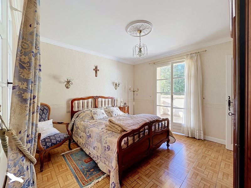 Vente Maison La Brède - 8 pièces -184 m² - (33650)