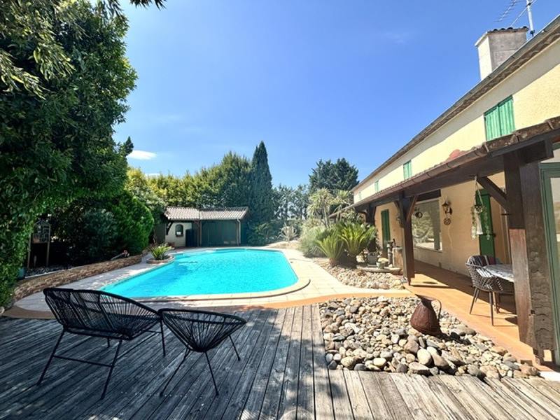 Maison 7 pièces 252 m² · à Sainte-Bazeille · 252 m² · 348 480 €