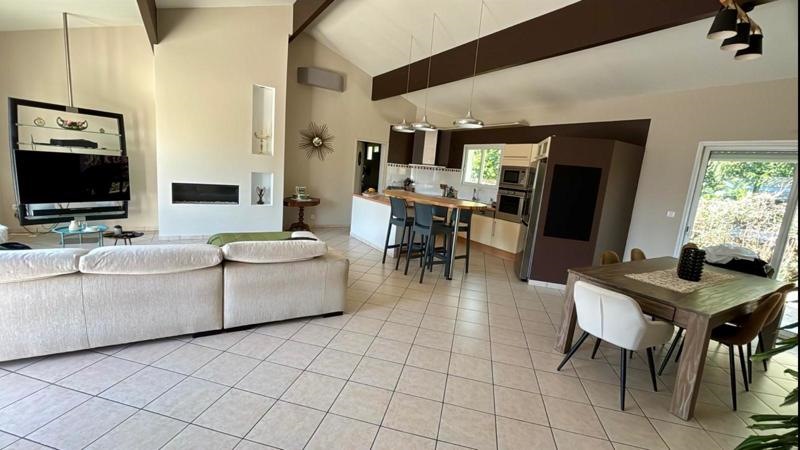 Vente Maison LEOGNAN - 7 pièces -174 m² - (33850)