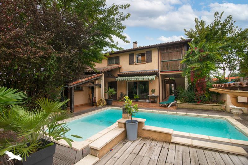 Vente Maison CASTELGINEST - 9 pièces -262 m² - (31780)