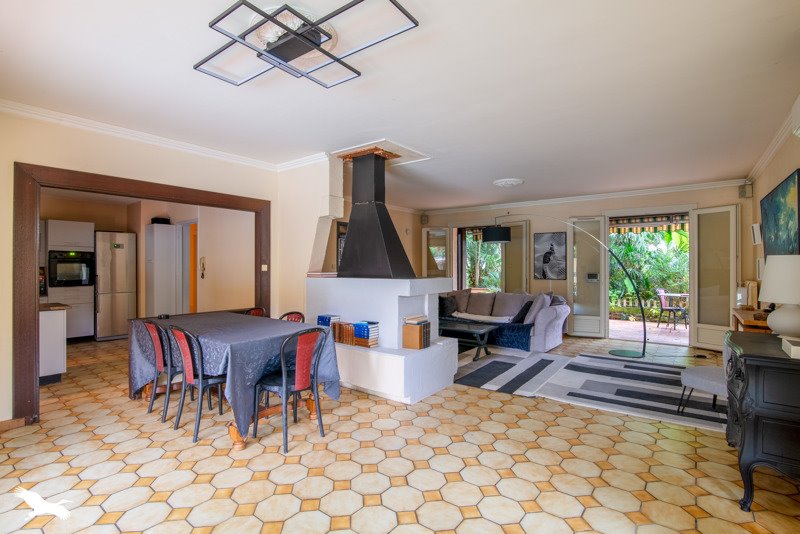 Vente Maison CASTELGINEST - 9 pièces -262 m² - (31780)