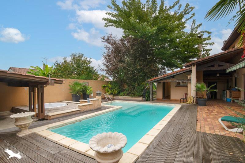 Vente Maison CASTELGINEST - 9 pièces -262 m² - (31780)