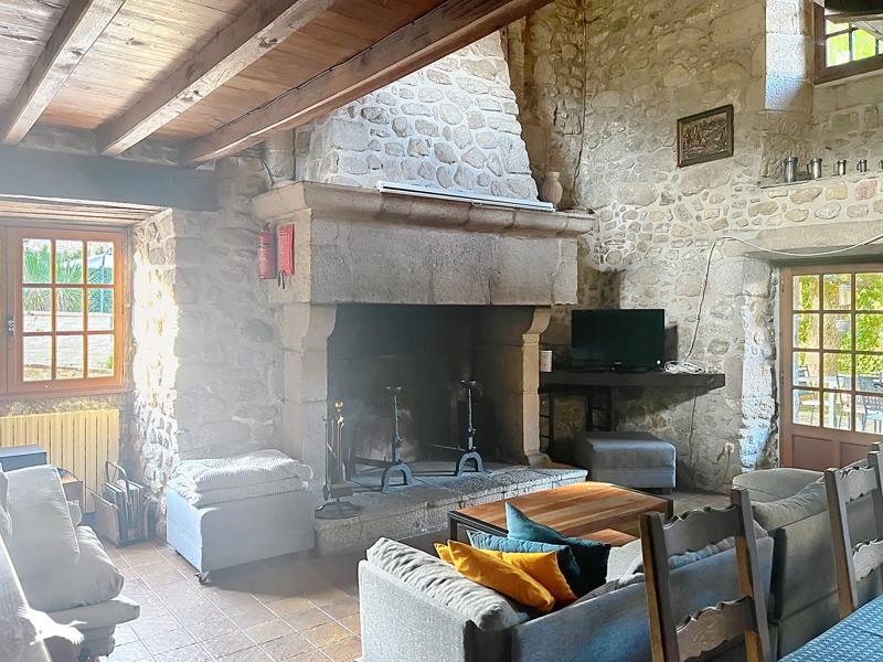Vente Maison ABJAT SUR BANDIAT - 10 pièces -177 m² - (24300)