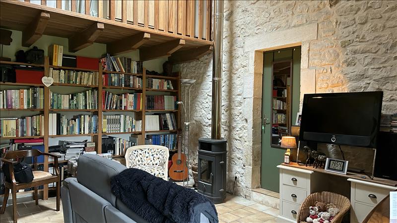 Vente Maison VARAIGNES - 18 pièces -587 m² - (24360)