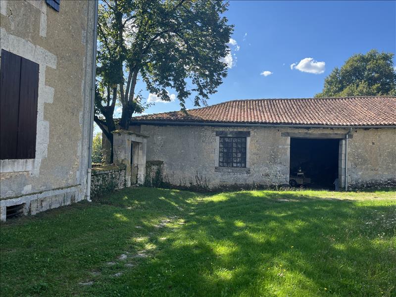 Vente Maison VARAIGNES - 18 pièces -587 m² - (24360)