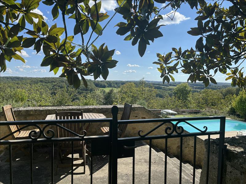 Vente Maison VARAIGNES - 18 pièces -587 m² - (24360)