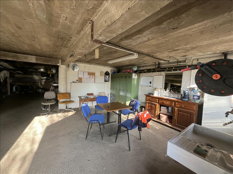 Vente Maison BUSSEROLLES - 4 pièces -324 m² - (24360)