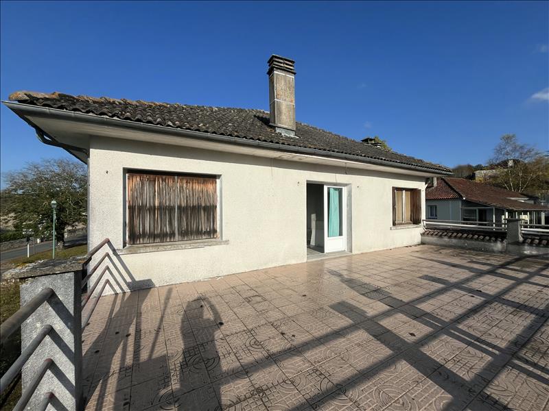 Vente Maison BUSSEROLLES - 4 pièces -324 m² - (24360)
