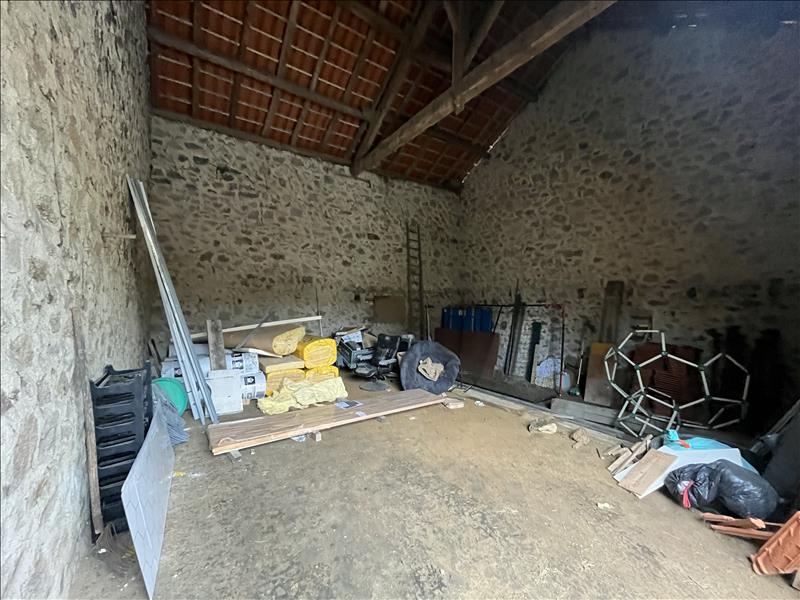 Vente Maison BUSSEROLLES - 2 pièces -75 m² - (24360)